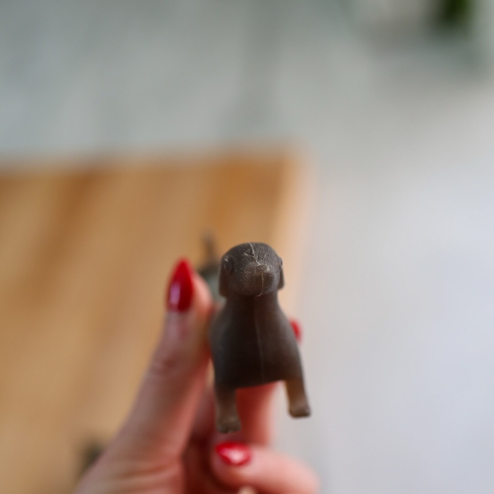 Dog-Shaped Salt and Pepper Shakers - Picture 6 of 7